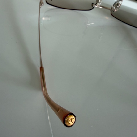 Chanel Sunglasses style 4002 c194/61 - Picture 9 of 16